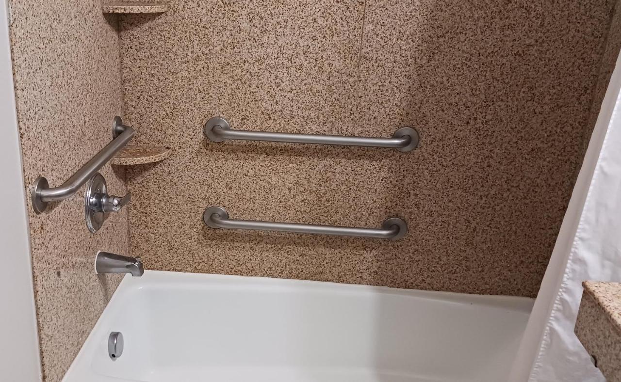 Red Roof Inn & Suites Лонгвью Экстерьер фото