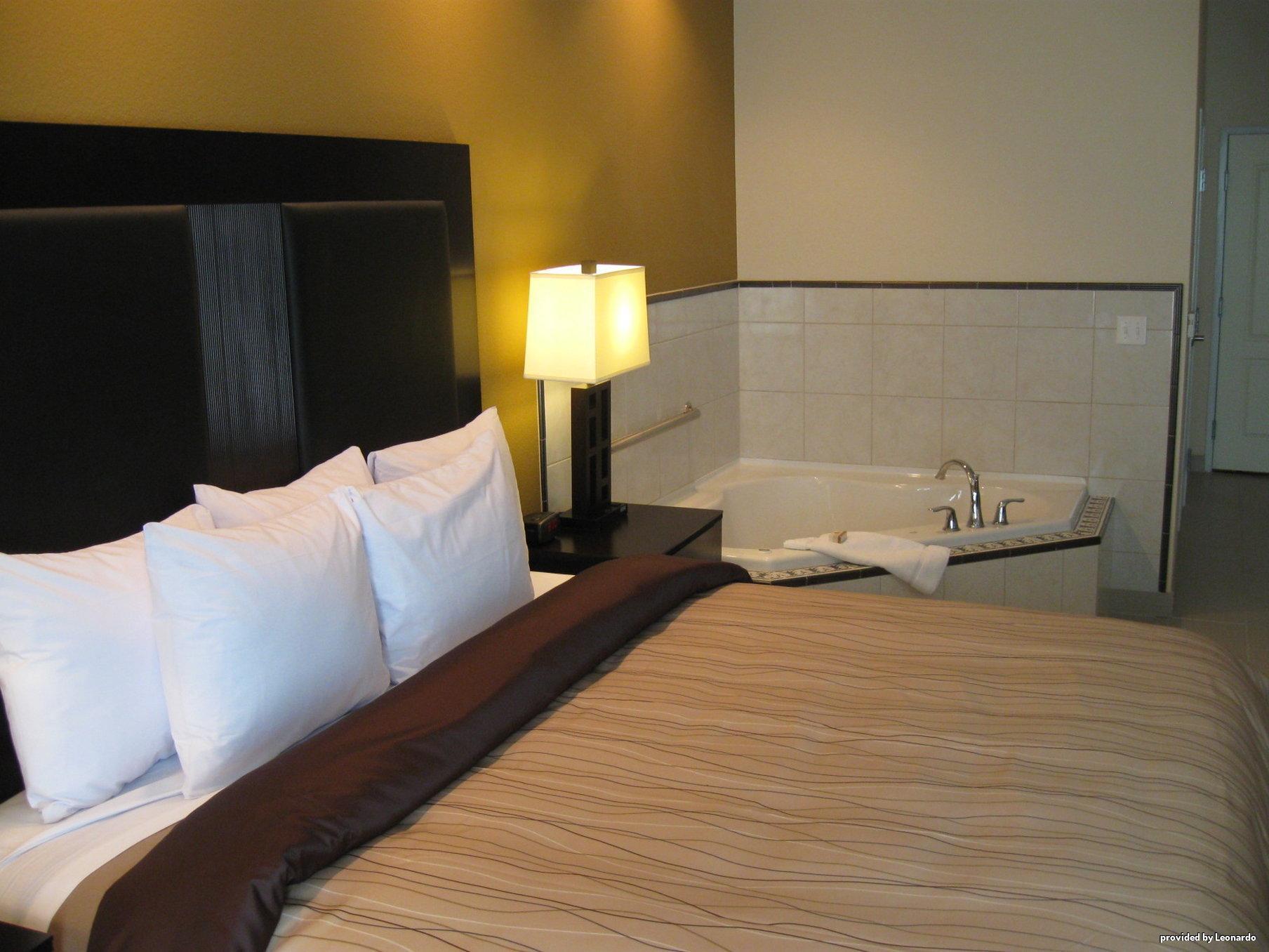 Red Roof Inn & Suites Лонгвью Номер фото